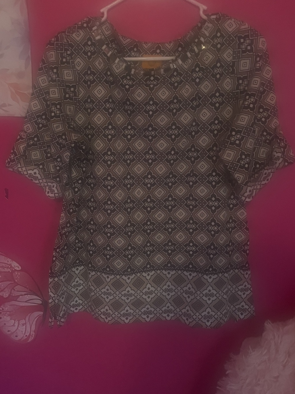 Ruby Rd. Black, brown, and white Geometric Blouse with Flutter Sleeves